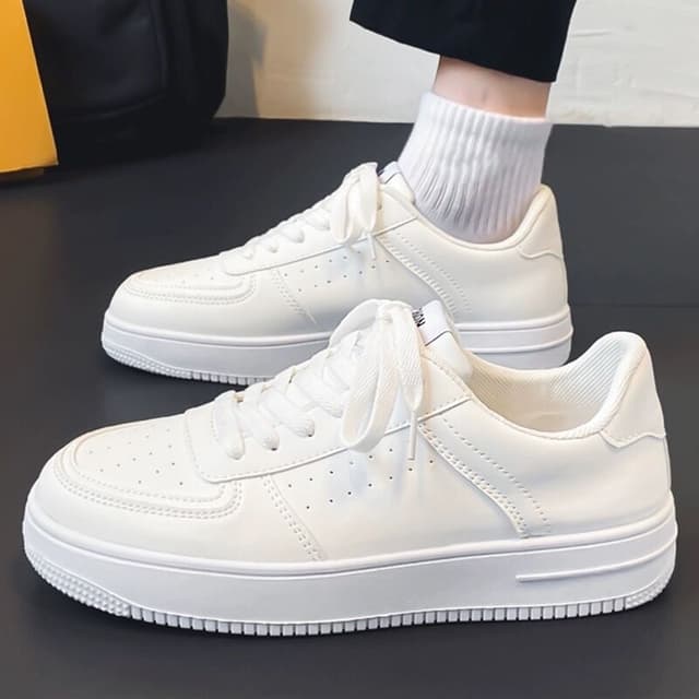 Summer footwear, breathable white shoes, trend sneakers, Korean style