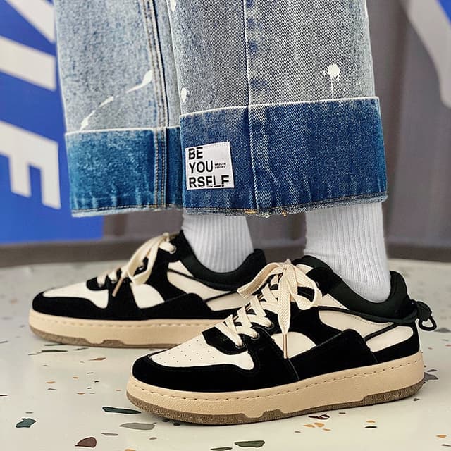 Fashionable low sports footwear trend of season