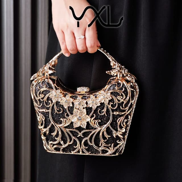 Cross-border spot black dinner bag high-end hollow party hand bag shiny banquet bag source factory direct sales