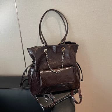 Korean Fashion Oil Wax Cowhide Quilted Chain Bag for Women Autumn and Winter New Commuter Backpack Drawstring Tote Bag