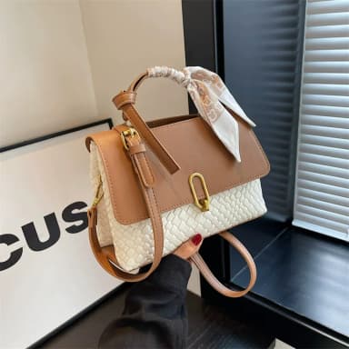 Niche Trendy Women's Shoulder Bag Summer New Fashion Woven Pattern Simple Versatile Crossbody Small Square Bag