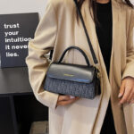 Bags Fashionable Women's Handbags with Stylish Letter Print Shoulder Bags Cross-Border New Casual Simple Crossbody Bags Hot-Selling Women's Bags - Image 3