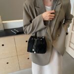 Niche Design Handheld Small Bag for Women  Summer New Fashion Style Chain Crossbody Bag Commuter Bucket Bag - Image 3